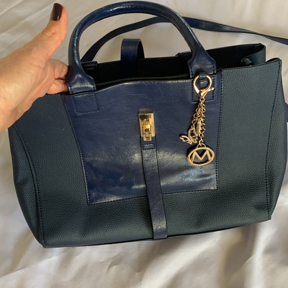 Navy blue MKF Collection Yola purse and matching wallet. - Picture 6 of 10